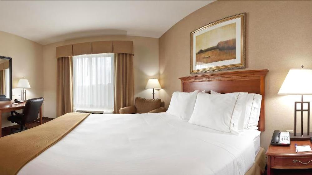 Holiday Inn Express Hotel & Suites Sheldon By Ihg Bagian luar foto