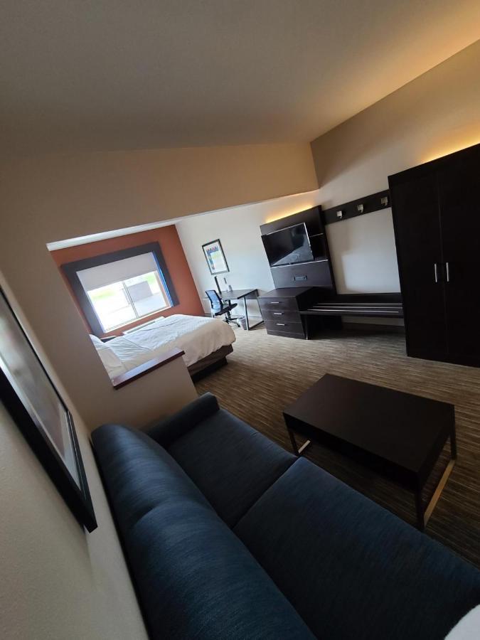 Holiday Inn Express Hotel & Suites Sheldon By Ihg Bagian luar foto