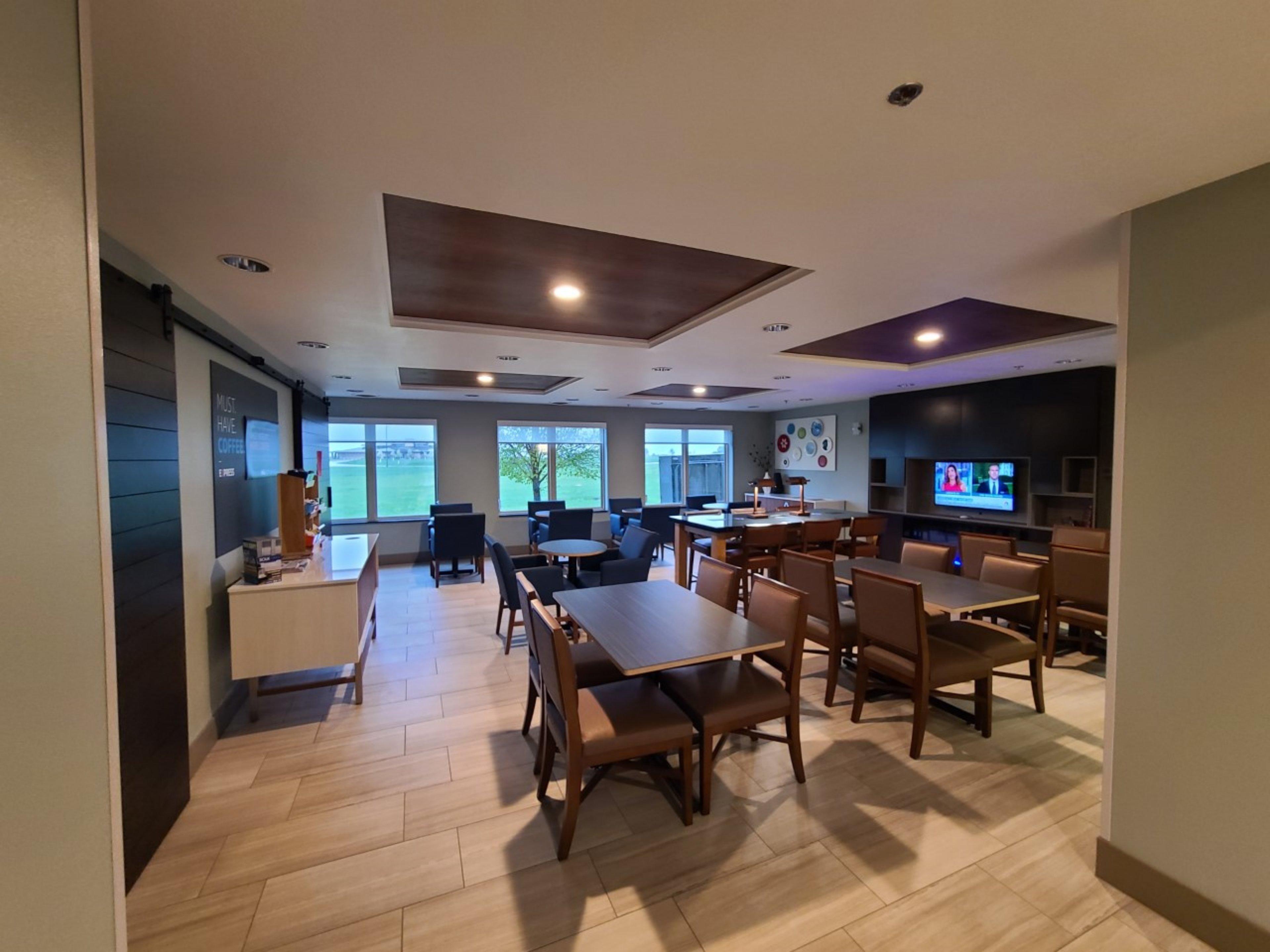 Holiday Inn Express Hotel & Suites Sheldon By Ihg Bagian luar foto